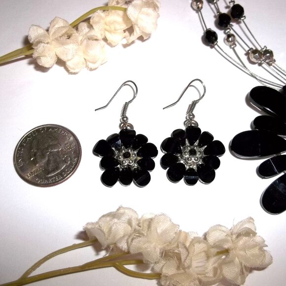 Black and Silver Flower Necklace and Earrings Set Woman Coordinating Set E11 - Picture 3 of 6